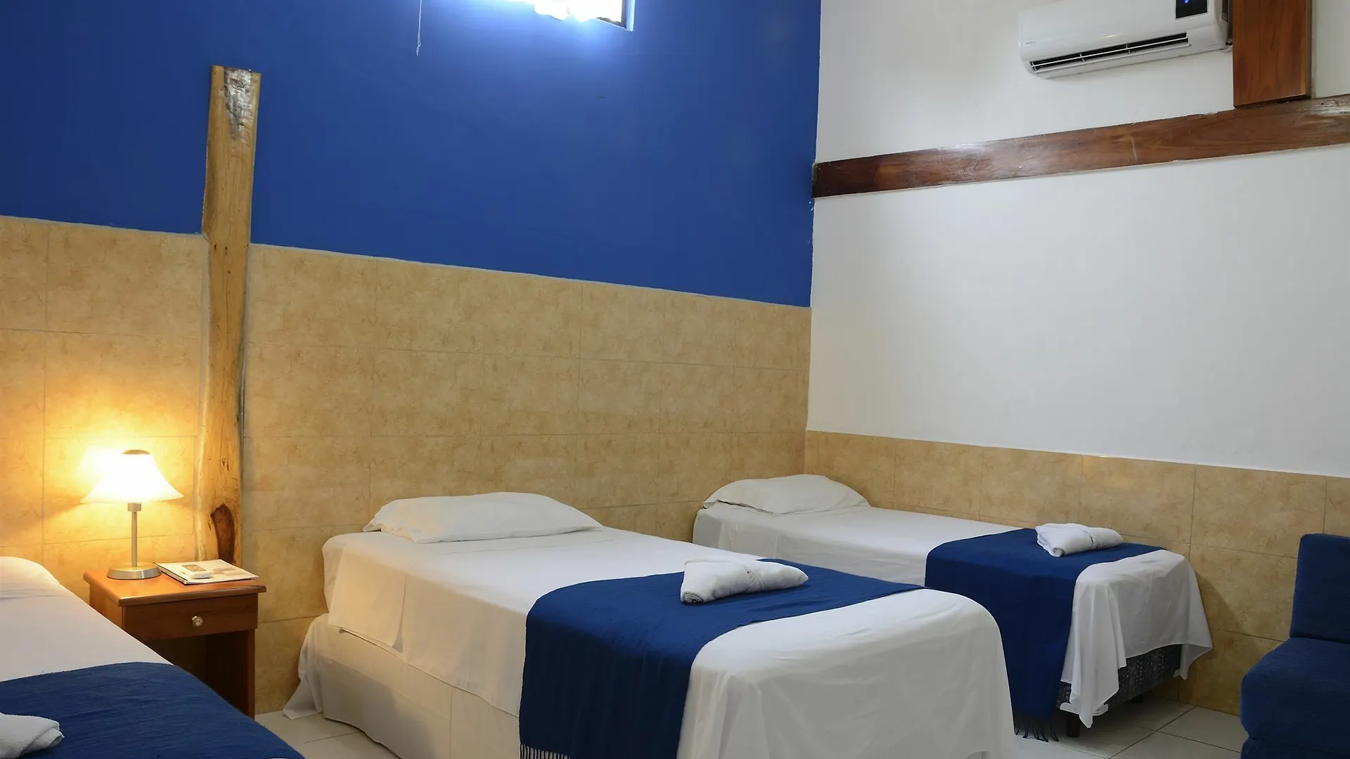 Aquamarine Galapagos Hotel بويرتو أيورا الإكوادور